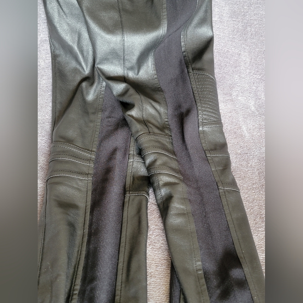 BCBGMaxAzria "Khalin" Women's Sz XS Black Leggings with Zipper Detail LIKE NEW - Picture 12 of 16